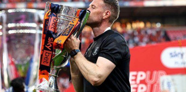 开云注册网址-【揭秘】从非职业联赛杀到英超 卢顿究竟什么来头？