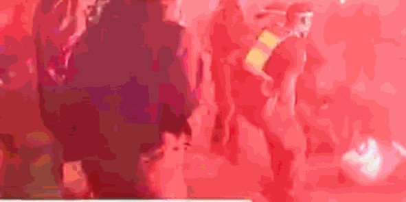💥澳超决赛火爆异常，一名球迷在场外制造骚乱被捕