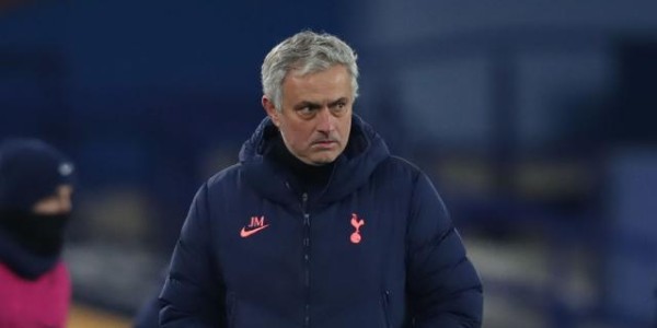 开云APP-不死守就被打成筛子，这是穆里尼奥生涯最离奇比赛