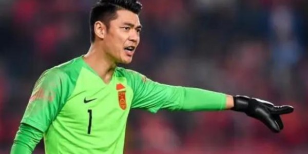 开云APP-曾诚退出国足何人递补？韩佳奇受热捧但未入大名单