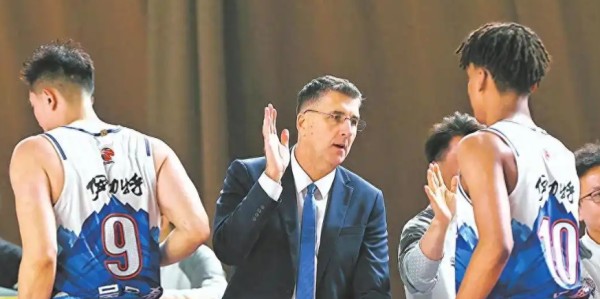 开云下载-新疆领先9分却输球！格兰需警惕哈里斯+西尔扎提+吴冠希隐患！