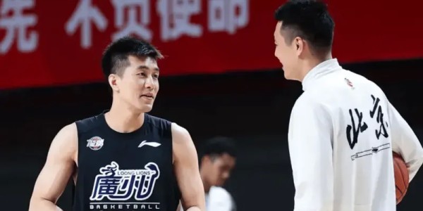 开云APP-翟晓川社媒发文：我两兄弟解说夸我了是吧，感谢球迷支持