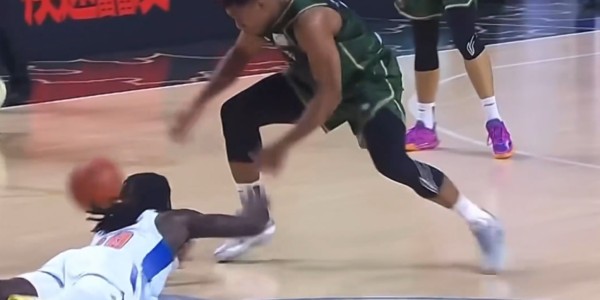 开云下载-新疆领先9分却输球！格兰需警惕哈里斯+西尔扎提+吴冠希隐患！