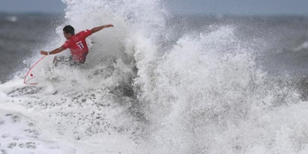 开云官网-27日回顾：吹响反击号角勇夺三金 三人女篮进四强