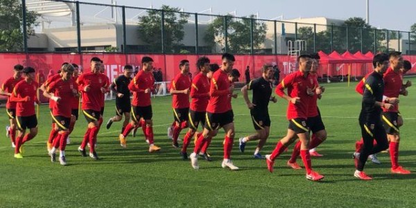 开云官网-李铁：阿兰或在集训末期报到 世预赛需要30-33人