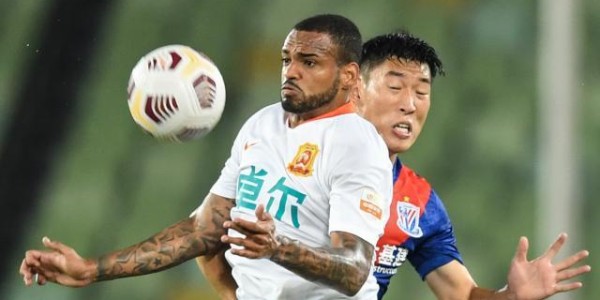 开云注册网址-【中超】莫雷诺2球被吹于汉超失点 申花0比0武汉