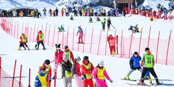 开云体育-新华社评苏翊鸣首金：它是鼓舞队伍士气和点燃公众激情的起点