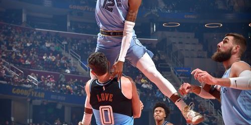 开云体育-甲亢哥硬刚莫兰特：你没有50英寸弹跳！球迷吵翻，数据揭真相