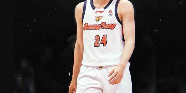 开云体育-真要复出了？广东强援官宣，杜锋等来3号位救星，这下冲冠稳了