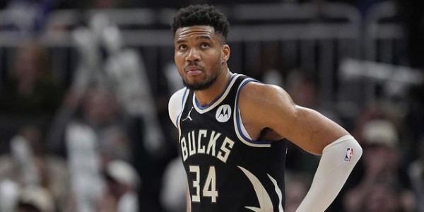 幸无大碍！字母哥谈扣篮受伤：本想重返赛场 但球队说不值得冒险