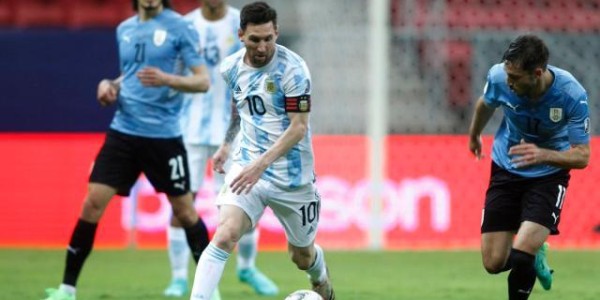开云官网-小胜乌拉圭，阿根廷回归“传统”：防守+梅西=冠军？
