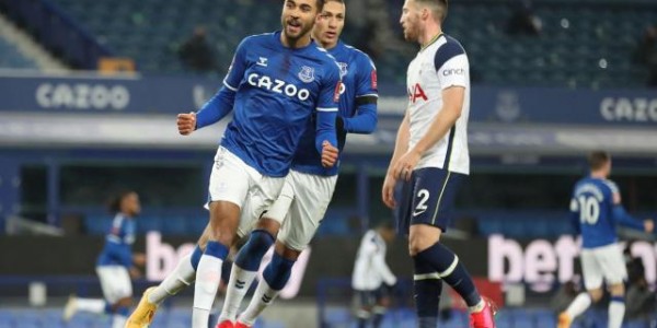 开云APP-不死守就被打成筛子，这是穆里尼奥生涯最离奇比赛