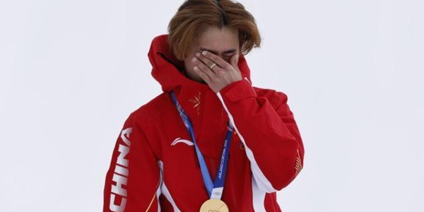 开云体育-新华社评苏翊鸣首金：它是鼓舞队伍士气和点燃公众激情的起点