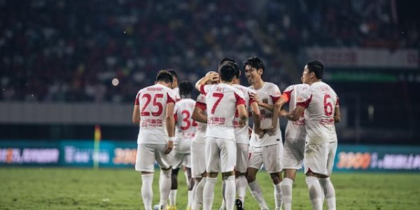 海港3连胜吕文君做回射手 崇明一期立大功包揽6球